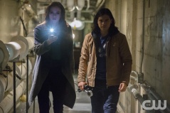 The Flash -- "The Man in the Yellow Suit" -- Image FLA109a_0013b -- Pictured (L-R): Danielle Panabaker as Caitlin Snow and Carlos Valdes as Cisco Ramon -- Photo: Jack Rowand/The CW -- ÃÂ© 2014 The CW Network, LLC. All rights reserved.